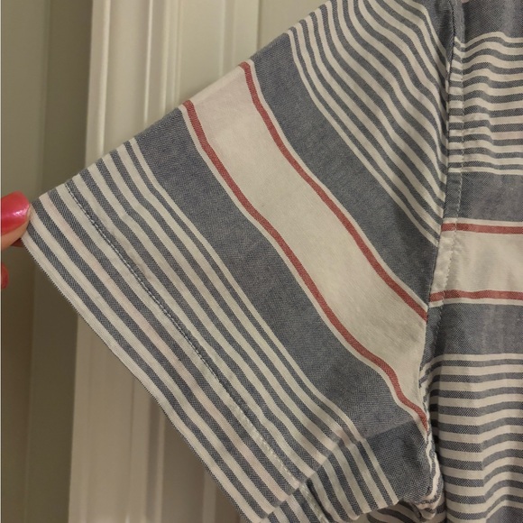 Aeropostale, size medium, blue and white striped button-down shirt - Picture 4 of 4